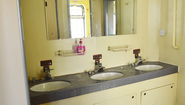 Washrooms on Tibet trains